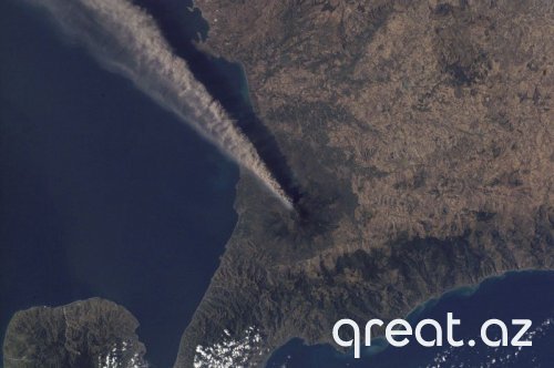Vulkanların püskürmə vaxtı Kosmosdan çəkilmiş şəkilləri (15 Foto)